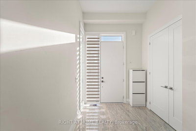 121 Milky Way Drive • Richmond Hill, ON photo 2