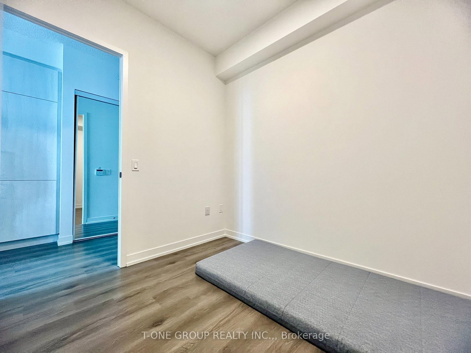 5203-225 Commerce St, Vaughan, view 21