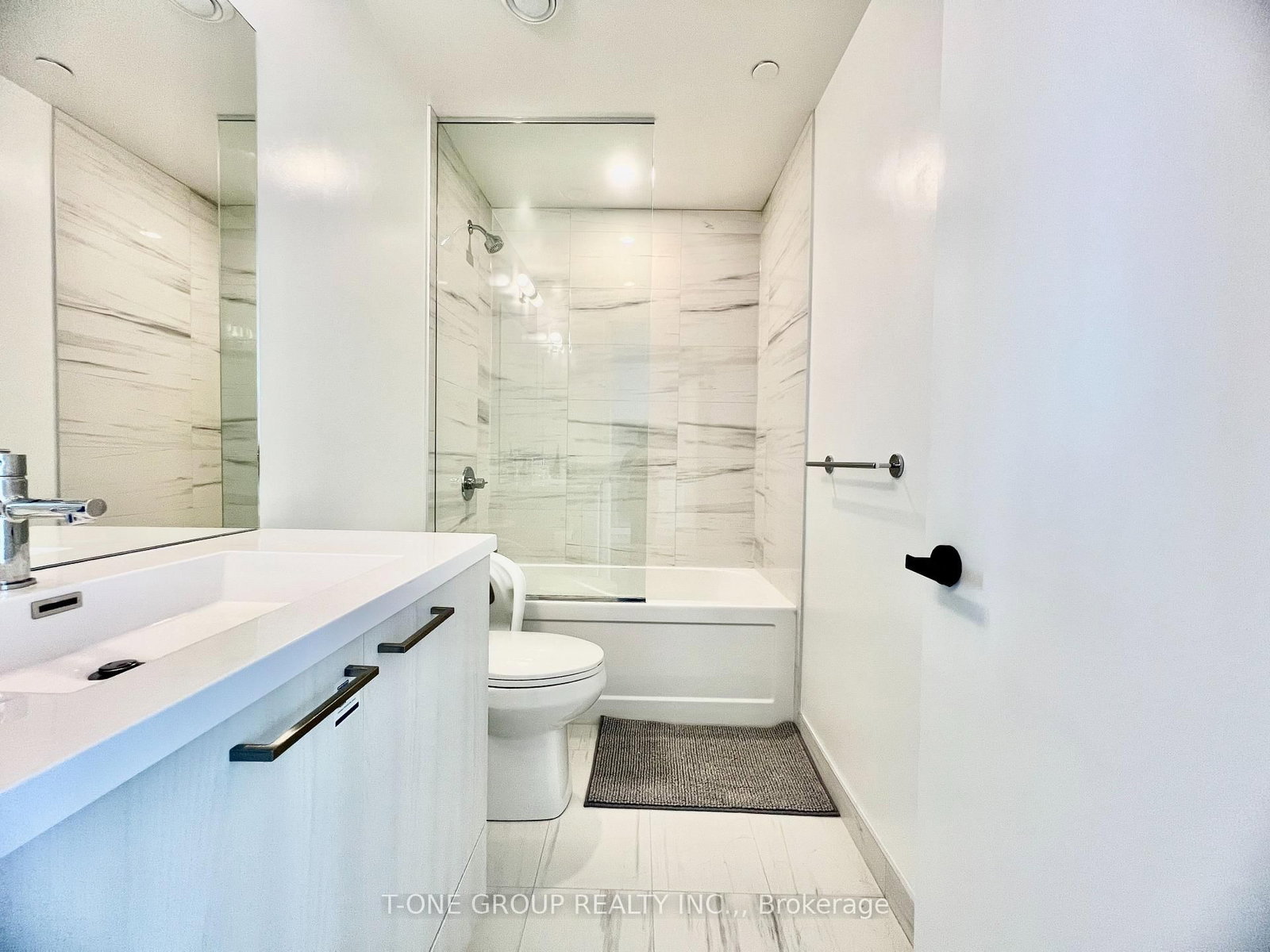 5203-225 Commerce St, Vaughan, view 3