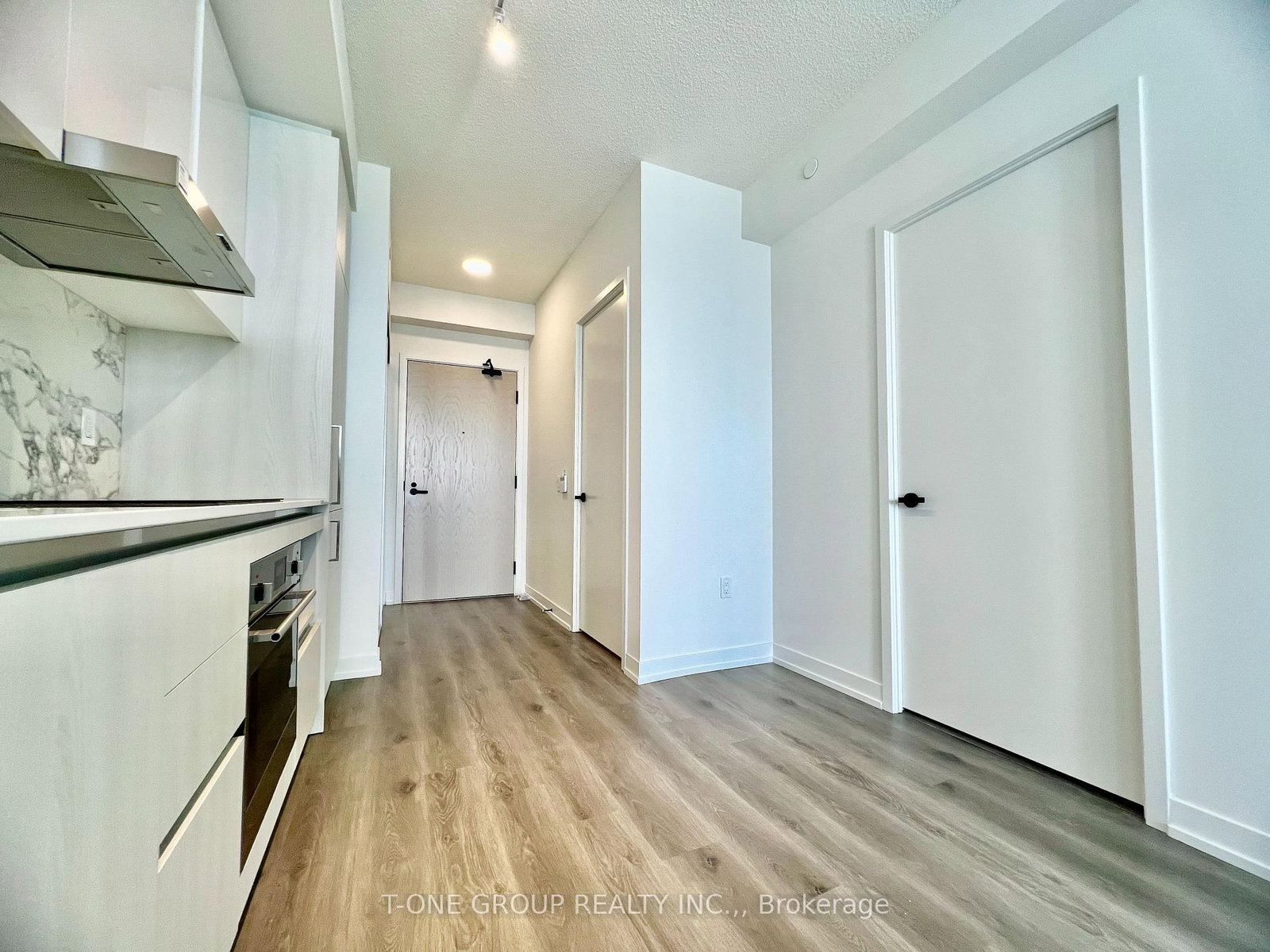 5203-225 Commerce St, Vaughan, view 6