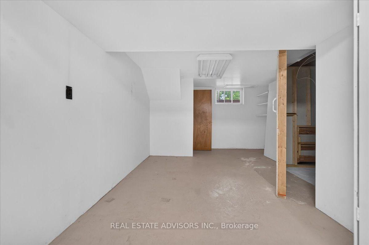 233 East Street • East Gwillimbury, ON photo 25