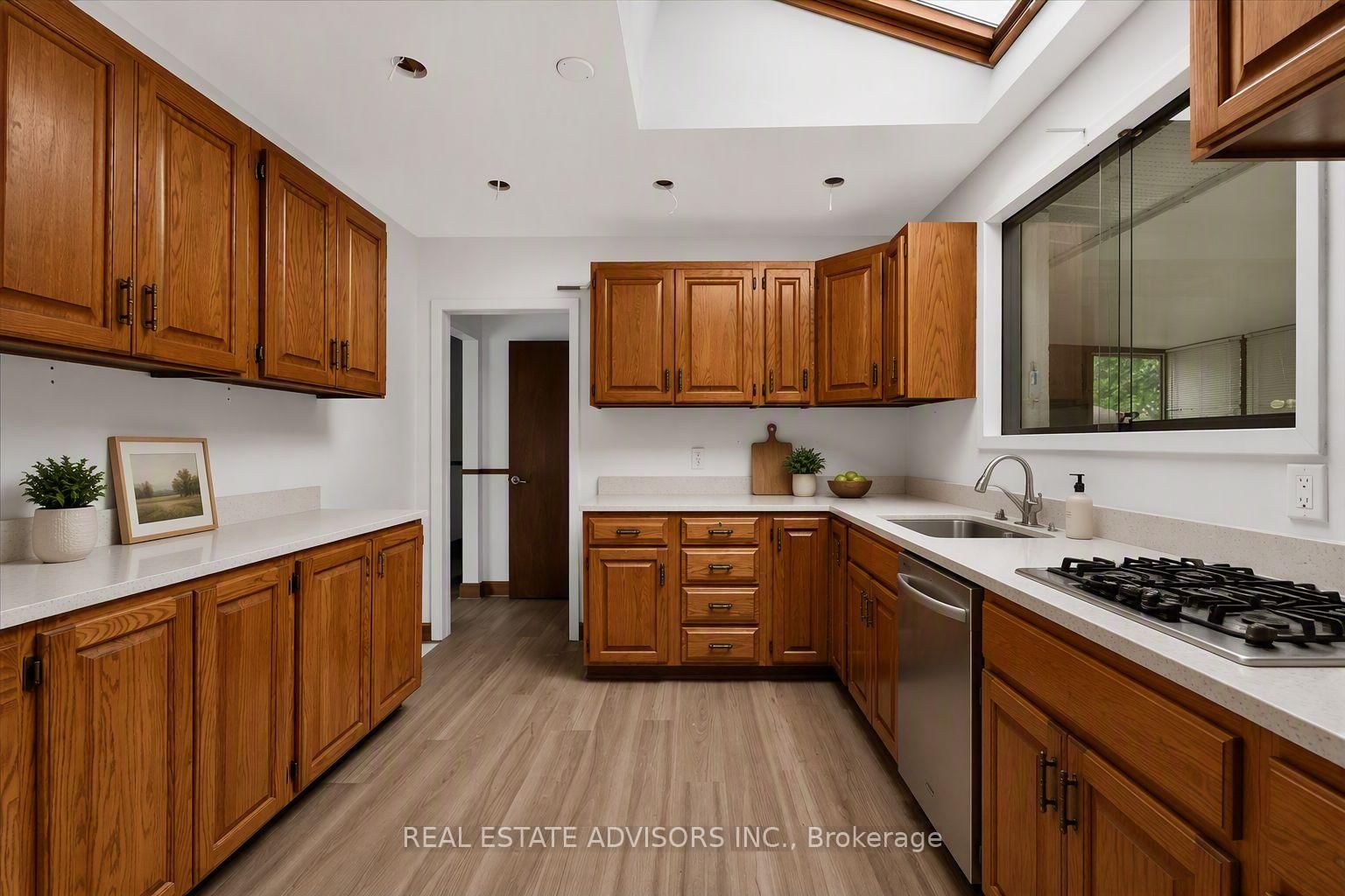 233 East Street • East Gwillimbury, ON photo 6