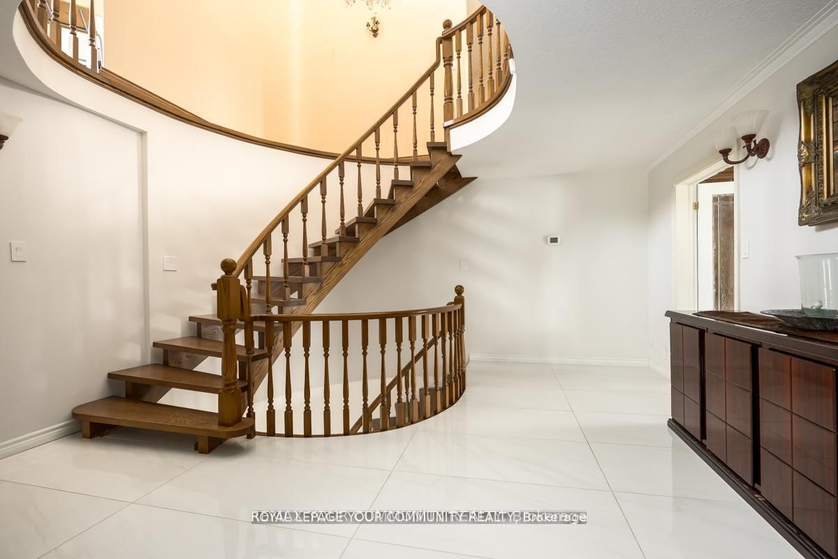 117 Hayhoe Avenue • Vaughan, ON photo 22