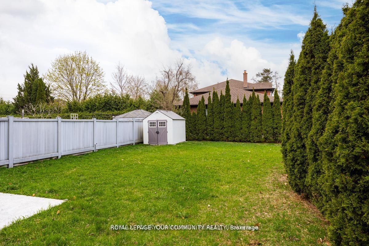 117 Hayhoe Avenue • Vaughan, ON photo 8