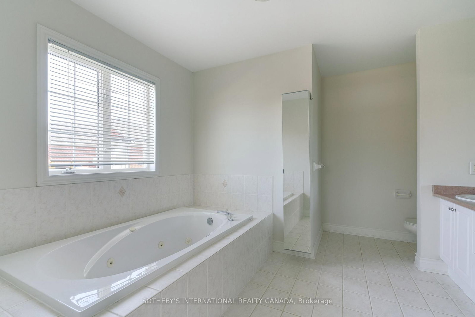 186 Weaver Crt, Vaughan, view 22