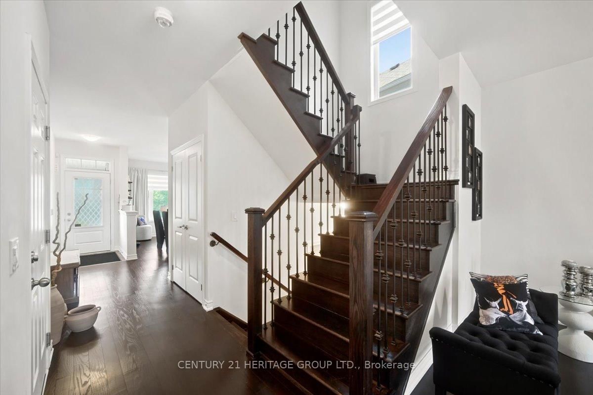 100 Mondial Crescent E • East Gwillimbury, ON photo 10