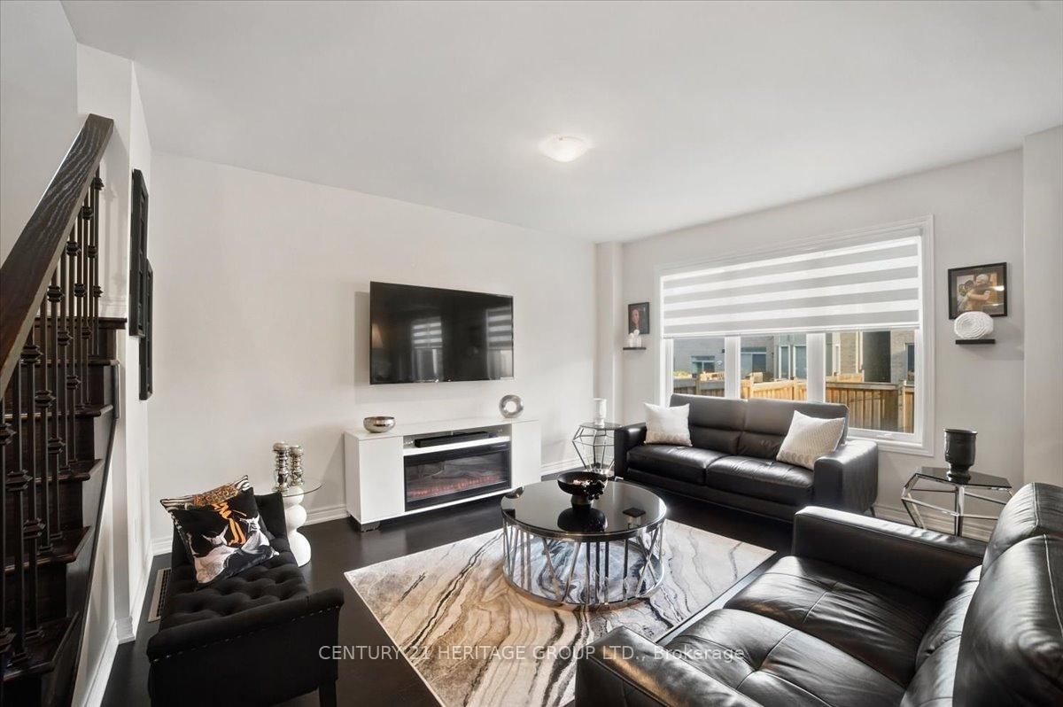 100 Mondial Crescent E • East Gwillimbury, ON photo 15