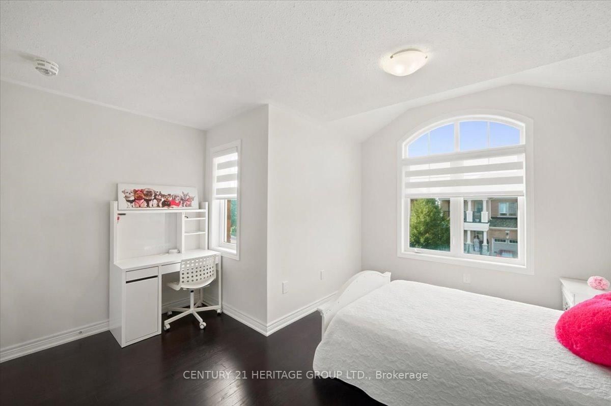 100 Mondial Crescent E • East Gwillimbury, ON photo 20