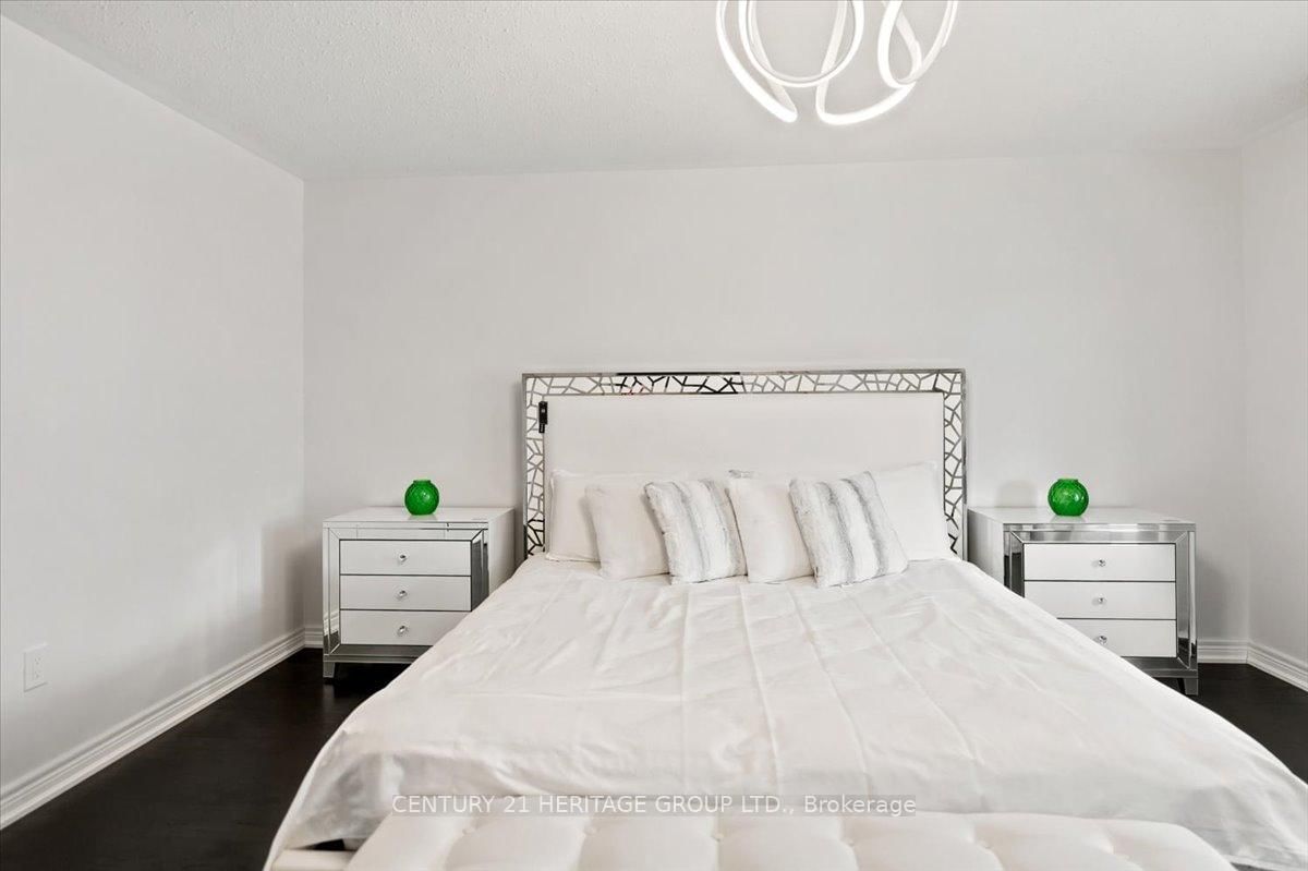 100 Mondial Crescent E • East Gwillimbury, ON photo 23