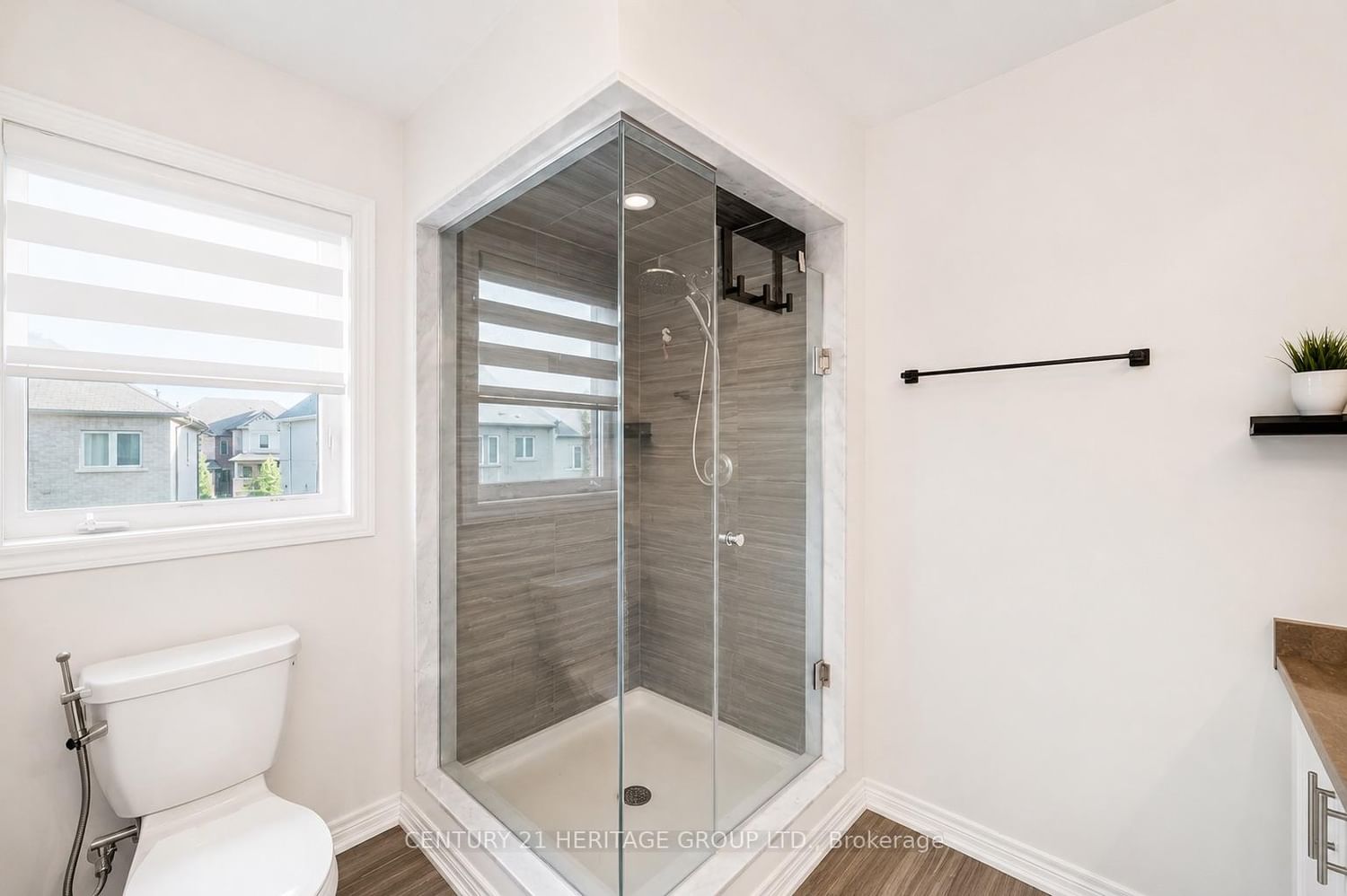 100 Mondial Crescent E • East Gwillimbury, ON photo 26