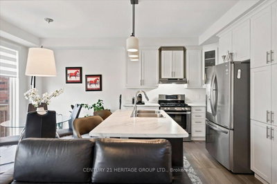100 Mondial Crescent E • East Gwillimbury, ON photo 5