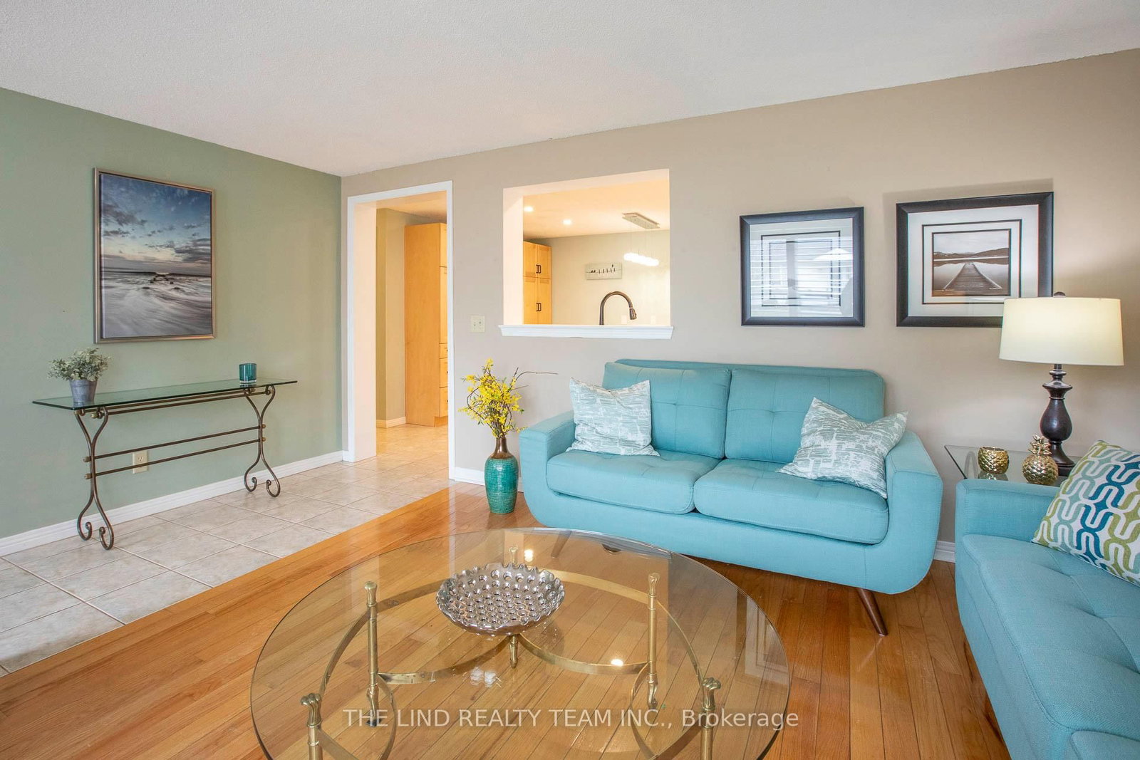 272 Jeff Smith Court • Newmarket, ON photo 4