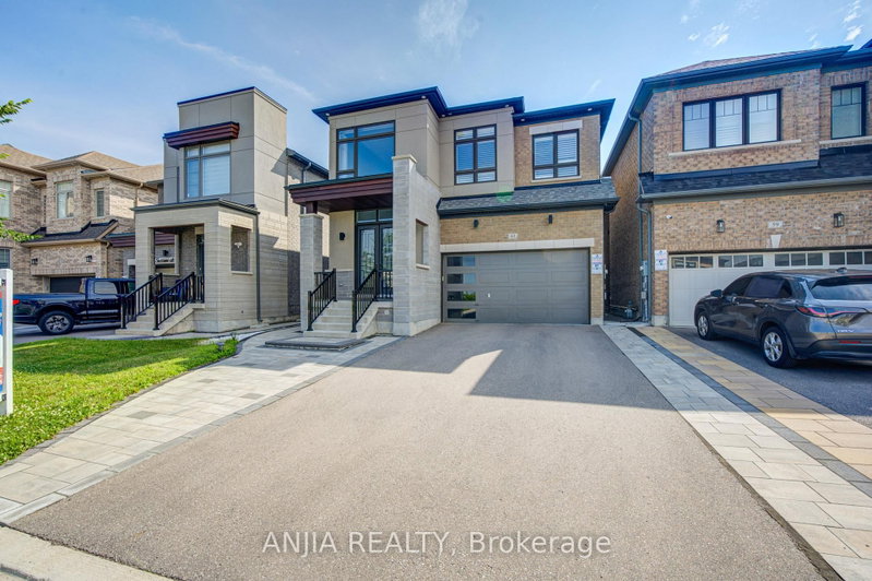 63 Suttonrail Way