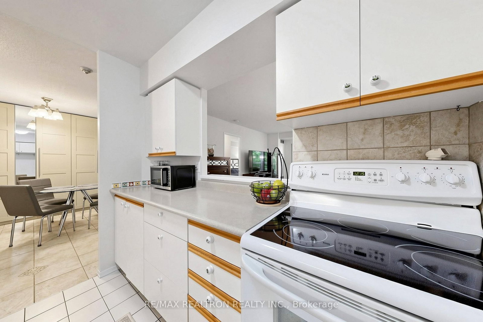 326 Major Mackenzie Drive • #307 • Richmond Hill, ON photo 17