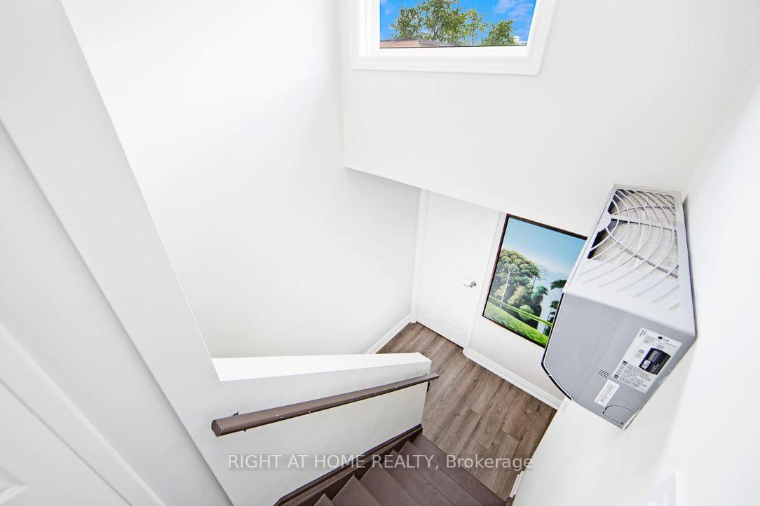 269 Milestone Crescent • Aurora, ON photo 15
