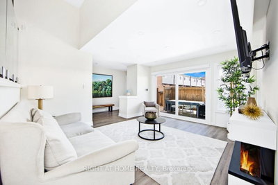 269 Milestone Crescent • Aurora, ON photo 5