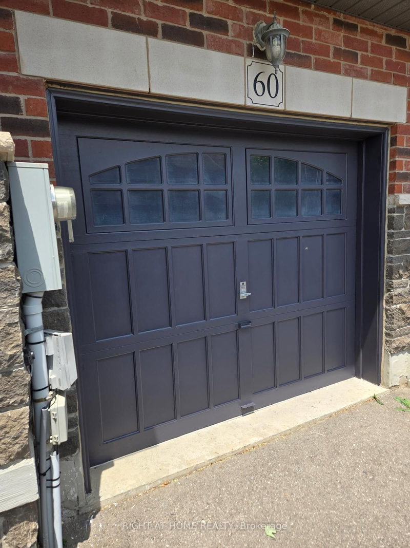 60 Zachary Place N