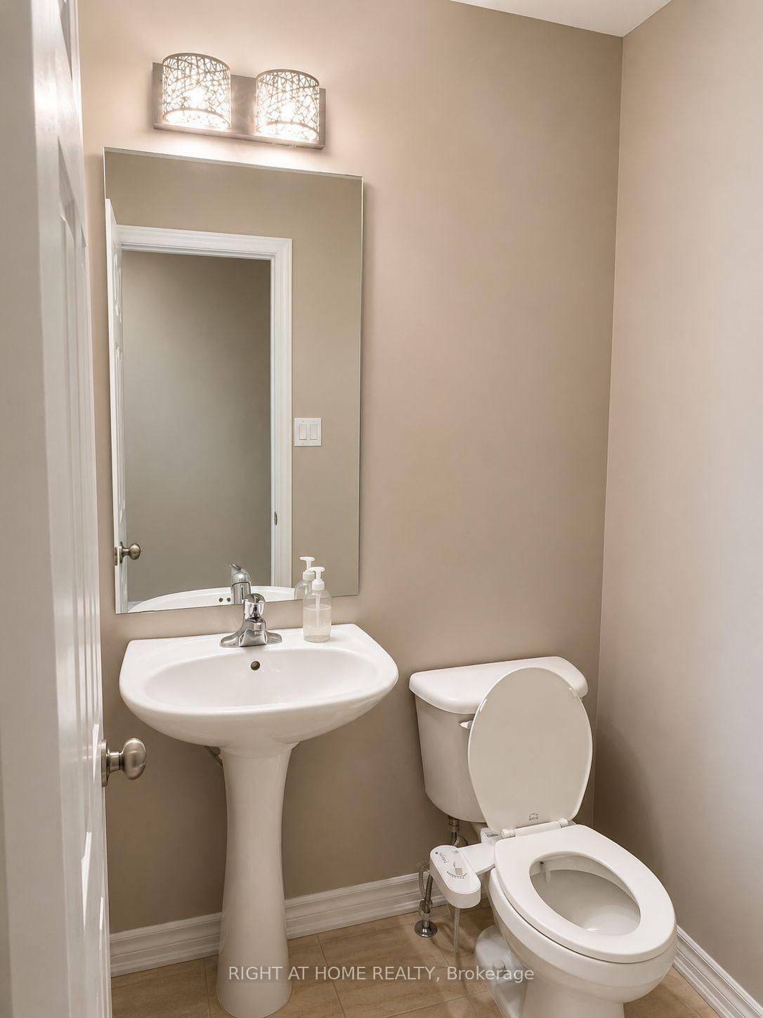 60 Zachary Place N • Vaughan, ON photo 6