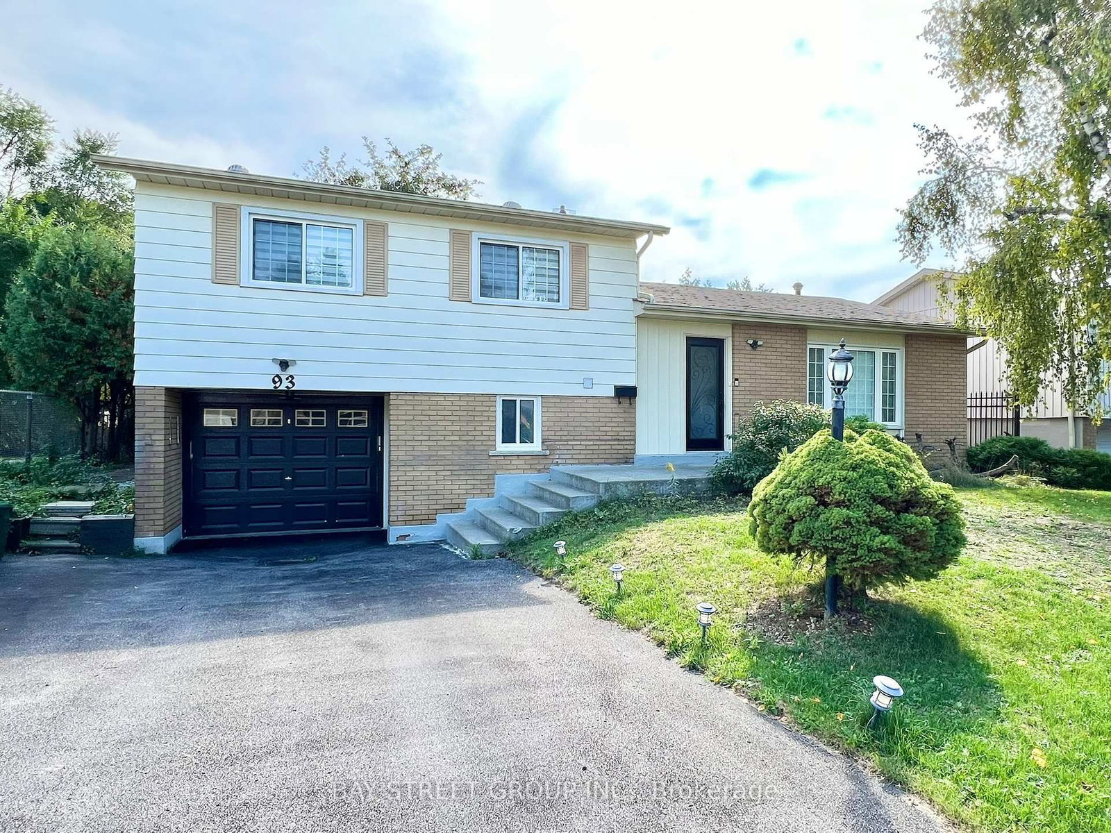 93 Parkway Avenue • Markham, ON photo 2