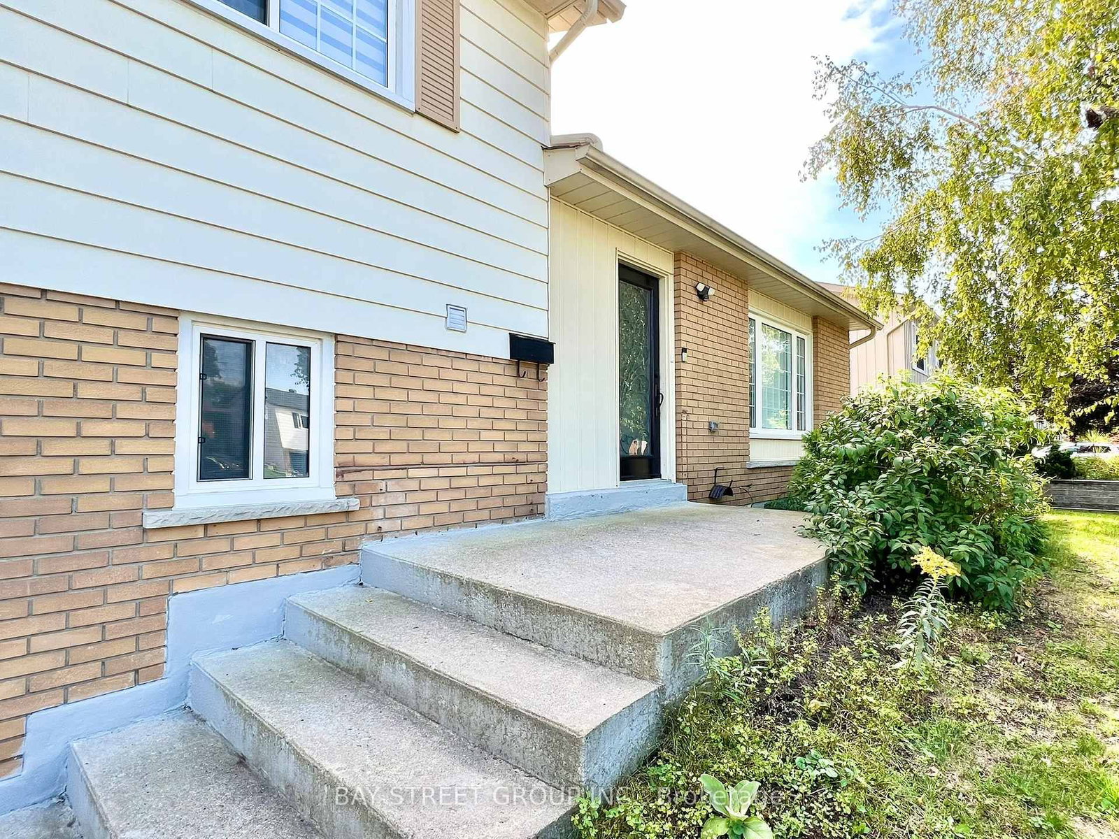 93 Parkway Avenue • Markham, ON photo 5