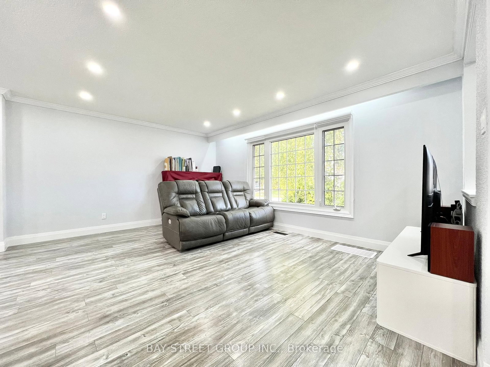 93 Parkway Avenue • Markham, ON photo 7