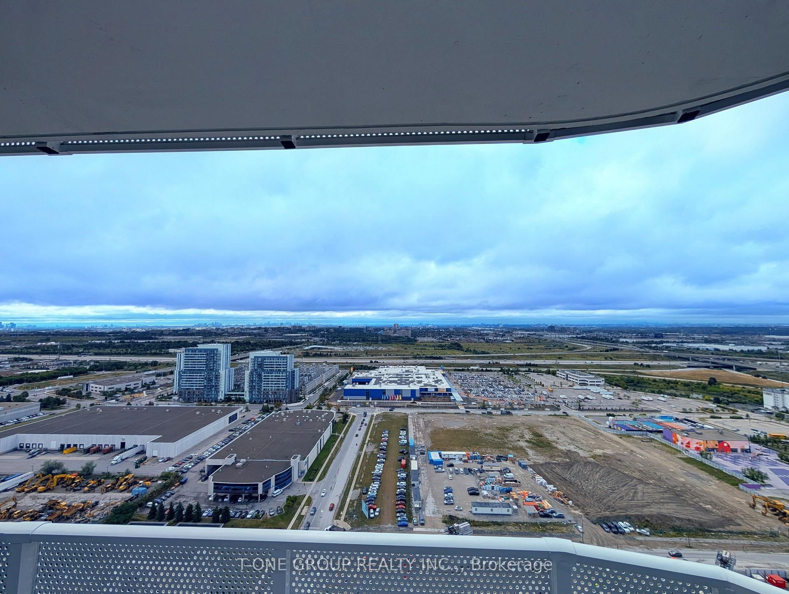 3512-28 Interchange Way, Vaughan, view 10