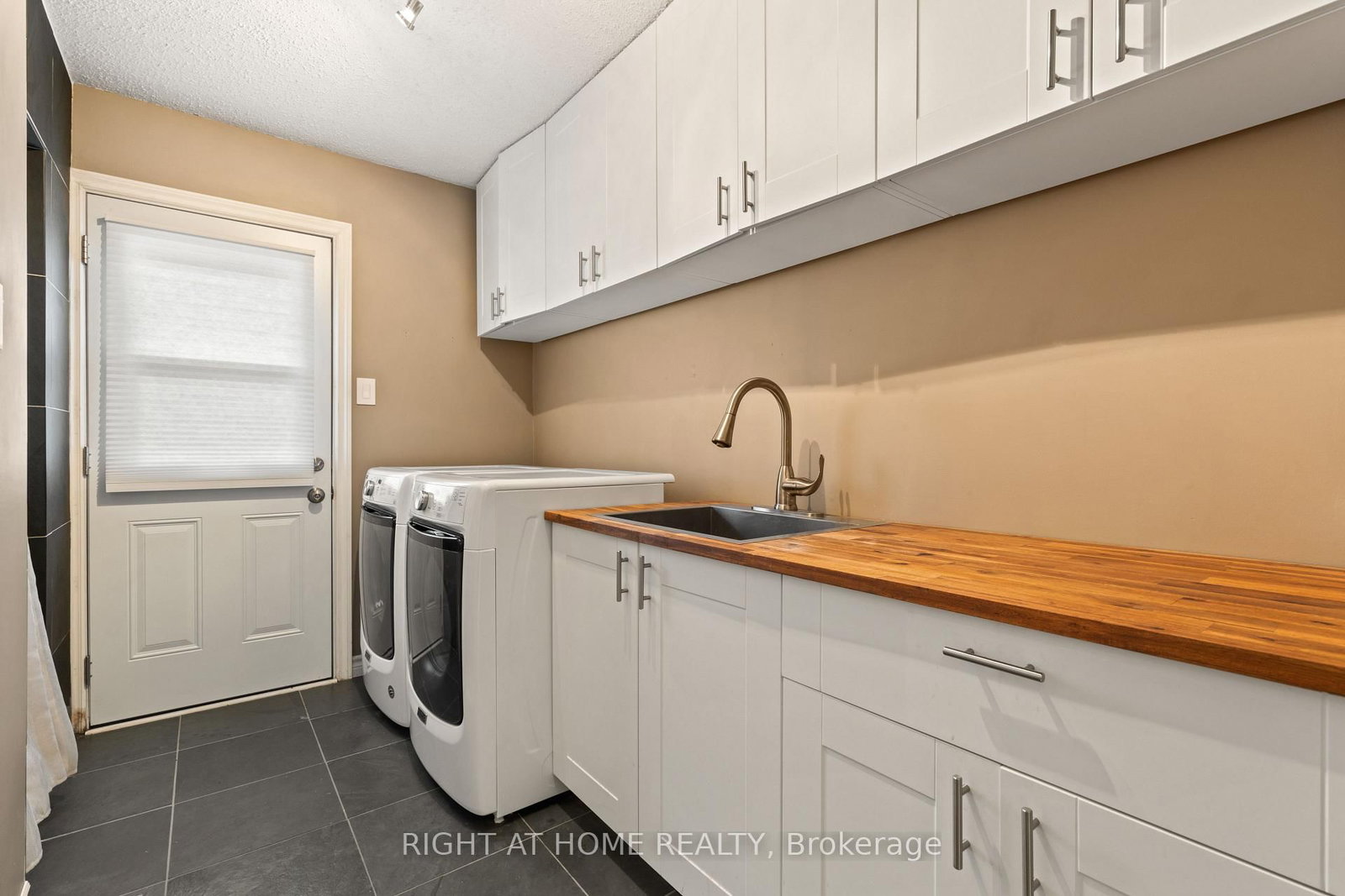 262 Yorkshire Drive • Newmarket, ON photo 9