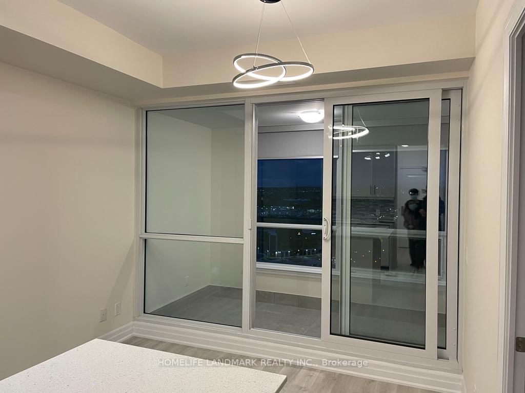 2001-9085 Jane St, Vaughan, view 12