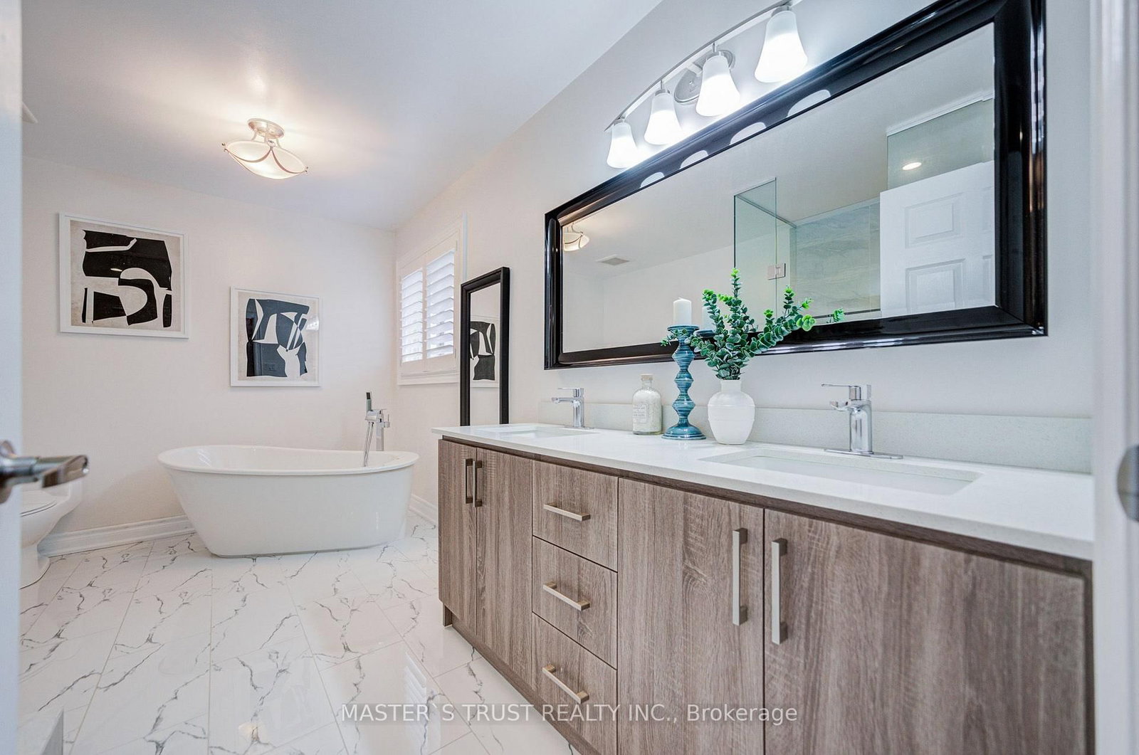 350 Coachwhip Trail • Newmarket, ON photo 32