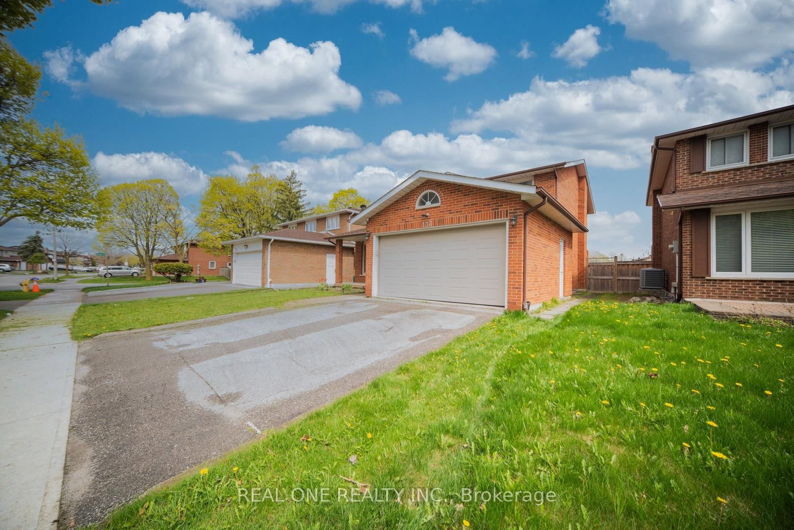 133 Risebrough Circuit • Markham, ON photo 3
