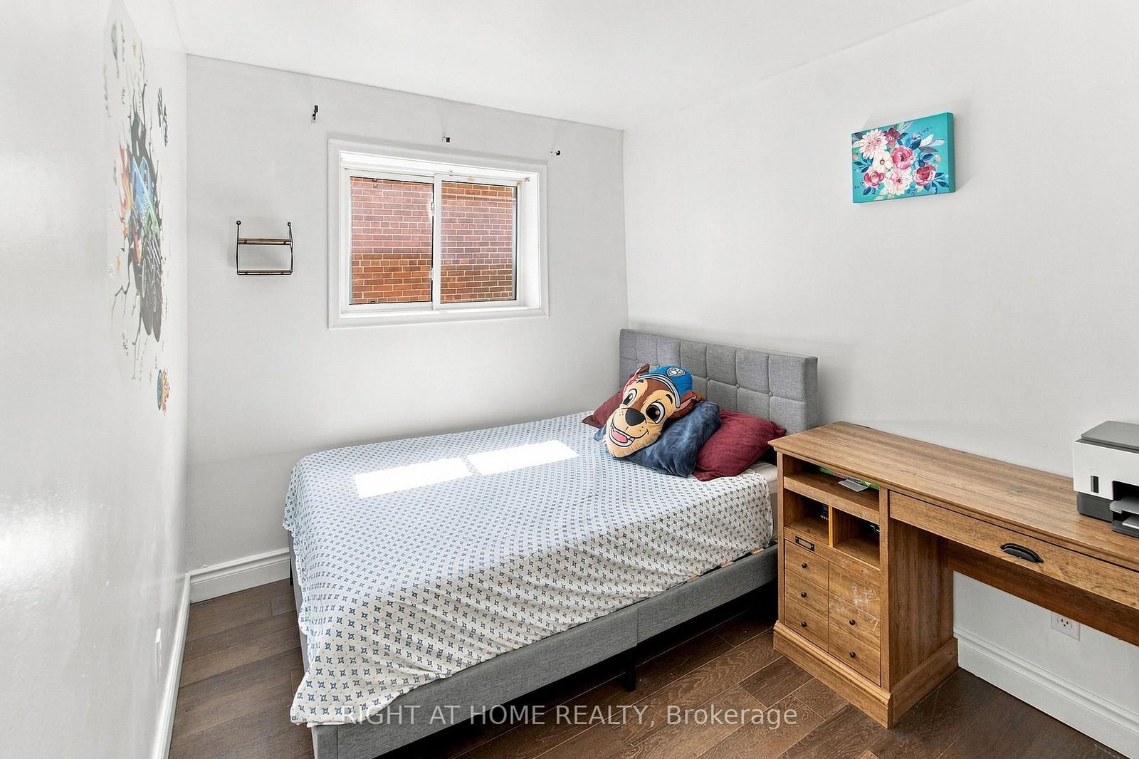 17 Laidlaw St Street S • Brock, ON photo 12