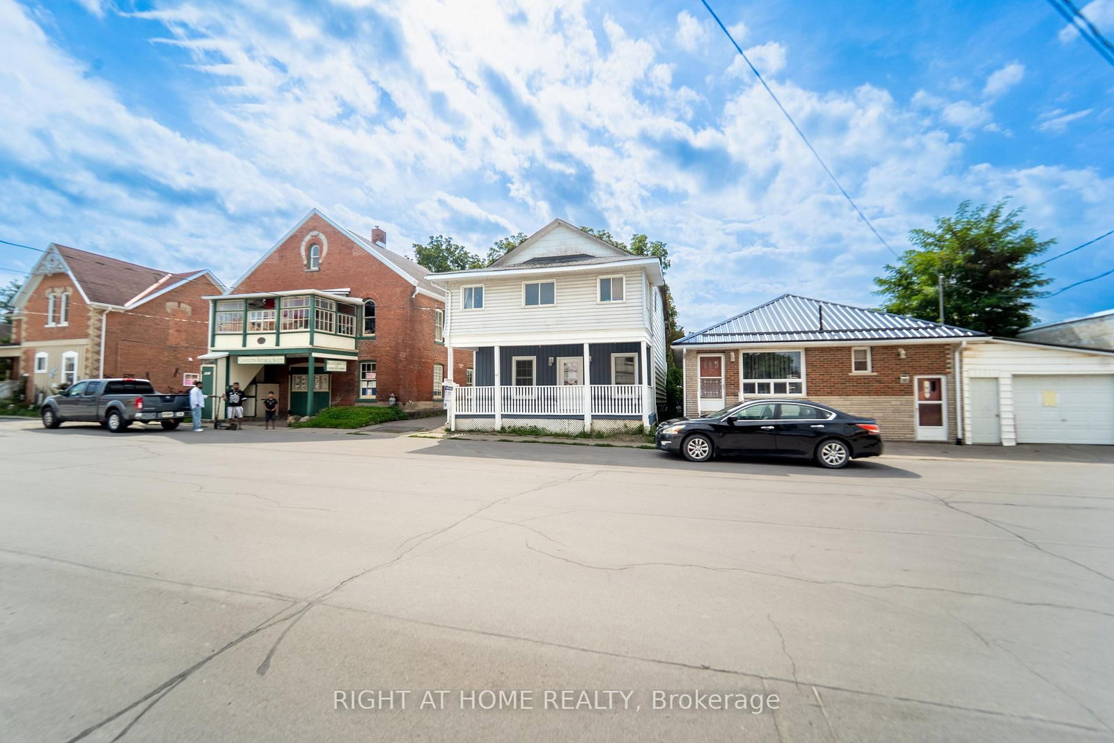 17 Laidlaw St Street S • Brock, ON photo 3