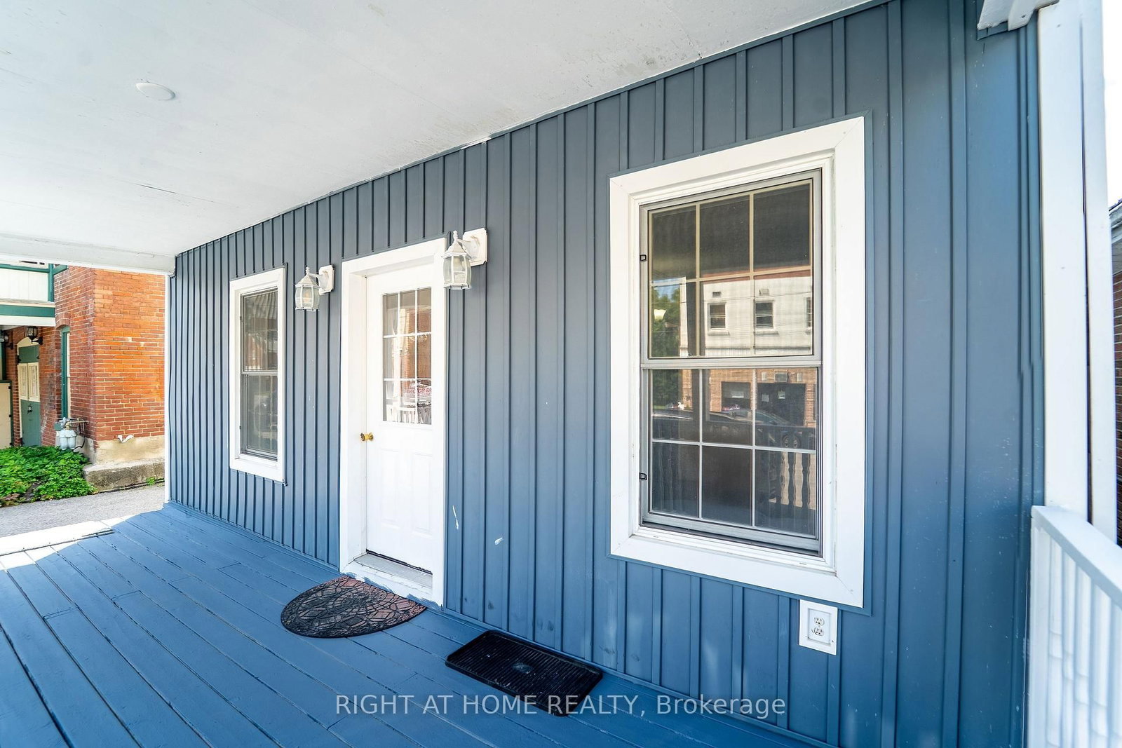17 Laidlaw St Street S • Brock, ON photo 6