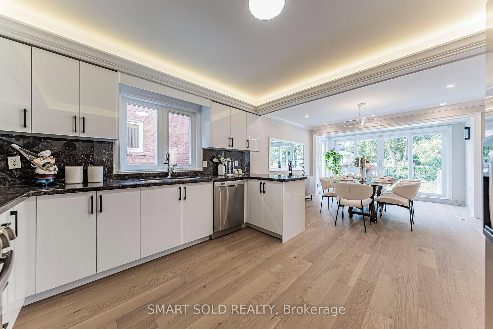103 Elmwood Avenue • Richmond Hill, ON photo 13