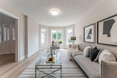 103 Elmwood Avenue • Richmond Hill, ON photo 5