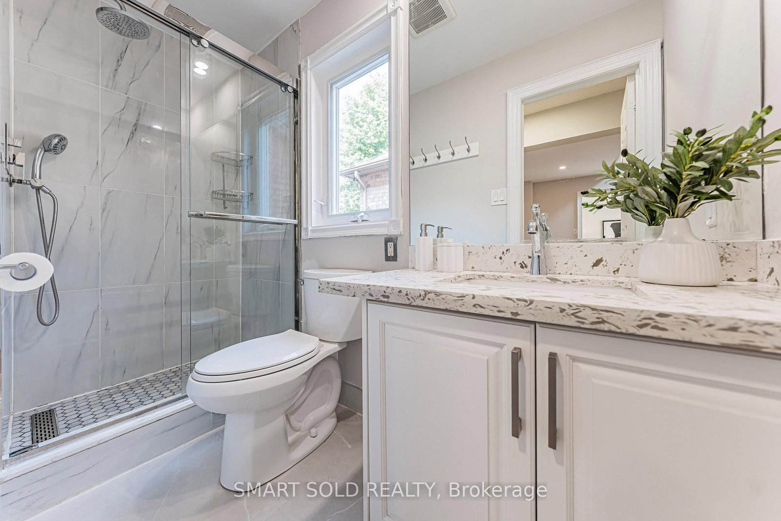 103 Elmwood Avenue • Richmond Hill, ON photo 9
