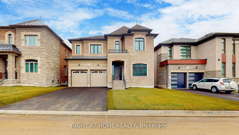 7 Adario Crescent