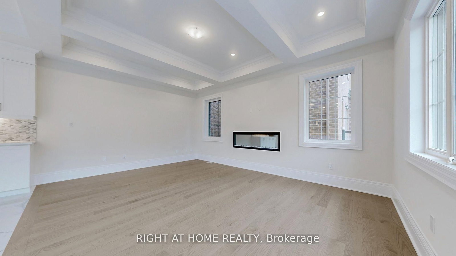 7 Adario Crescent • Vaughan, ON photo 4