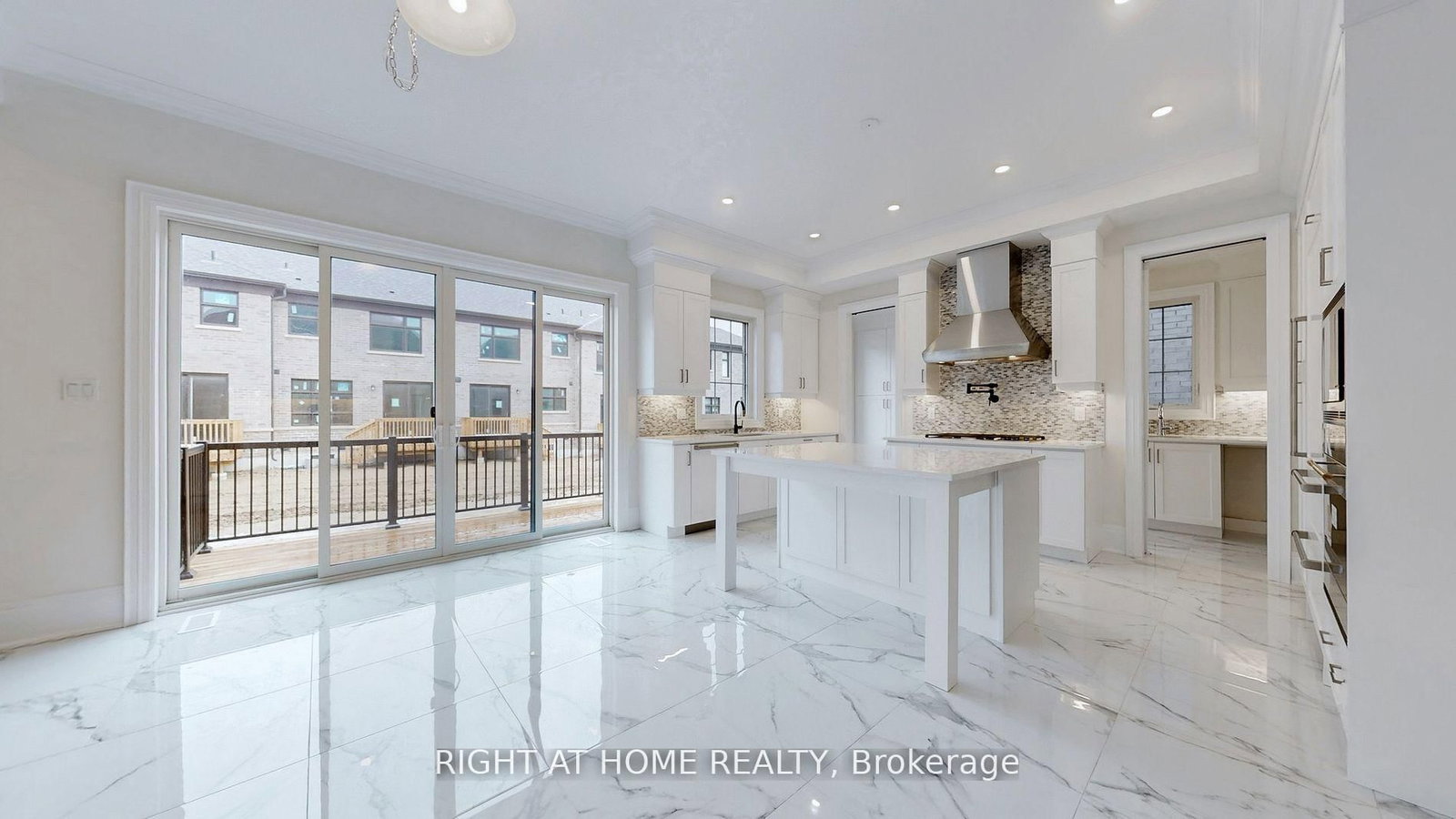 7 Adario Crescent • Vaughan, ON photo 6