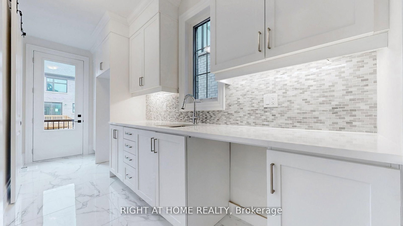 7 Adario Crescent • Vaughan, ON photo 9