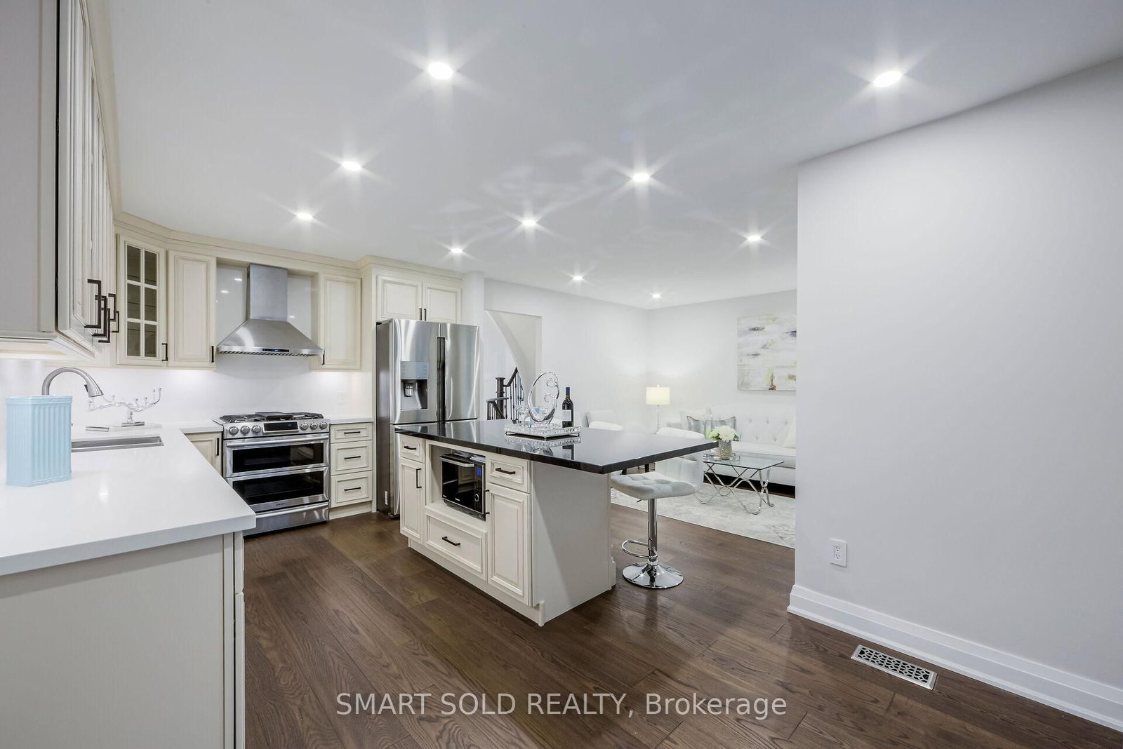 1 Tiffany Gate • Richmond Hill, ON photo 14