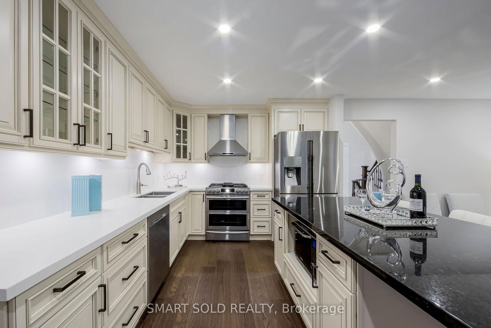 1 Tiffany Gate • Richmond Hill, ON photo 16