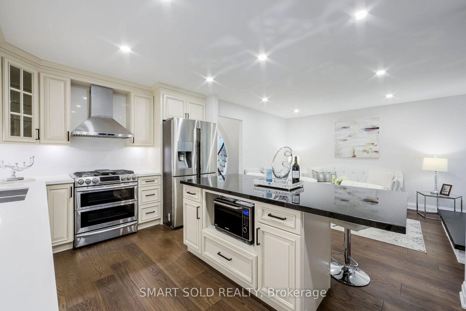 1 Tiffany Gate • Richmond Hill, ON photo 17
