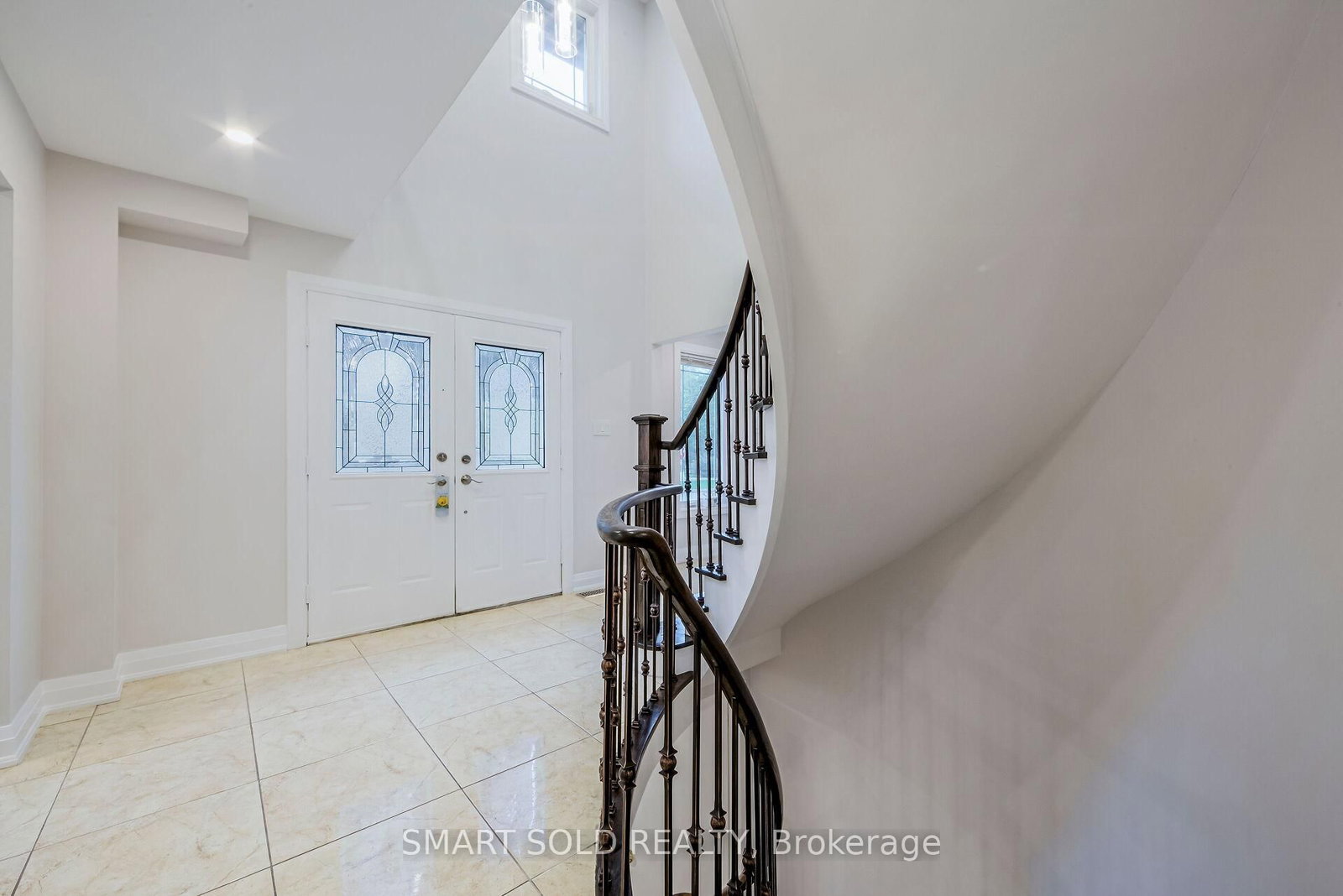 1 Tiffany Gate • Richmond Hill, ON photo 5
