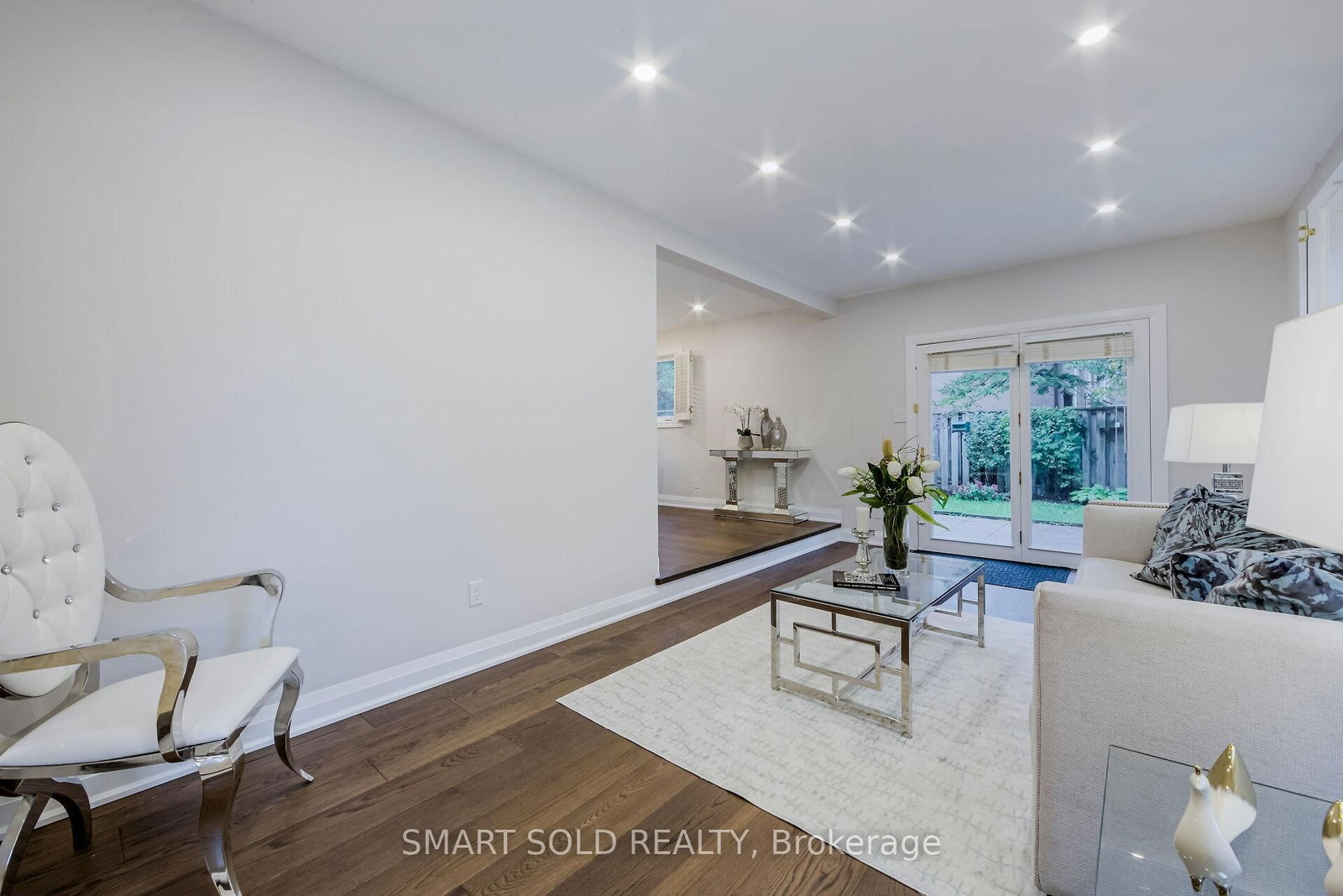 1 Tiffany Gate • Richmond Hill, ON photo 6
