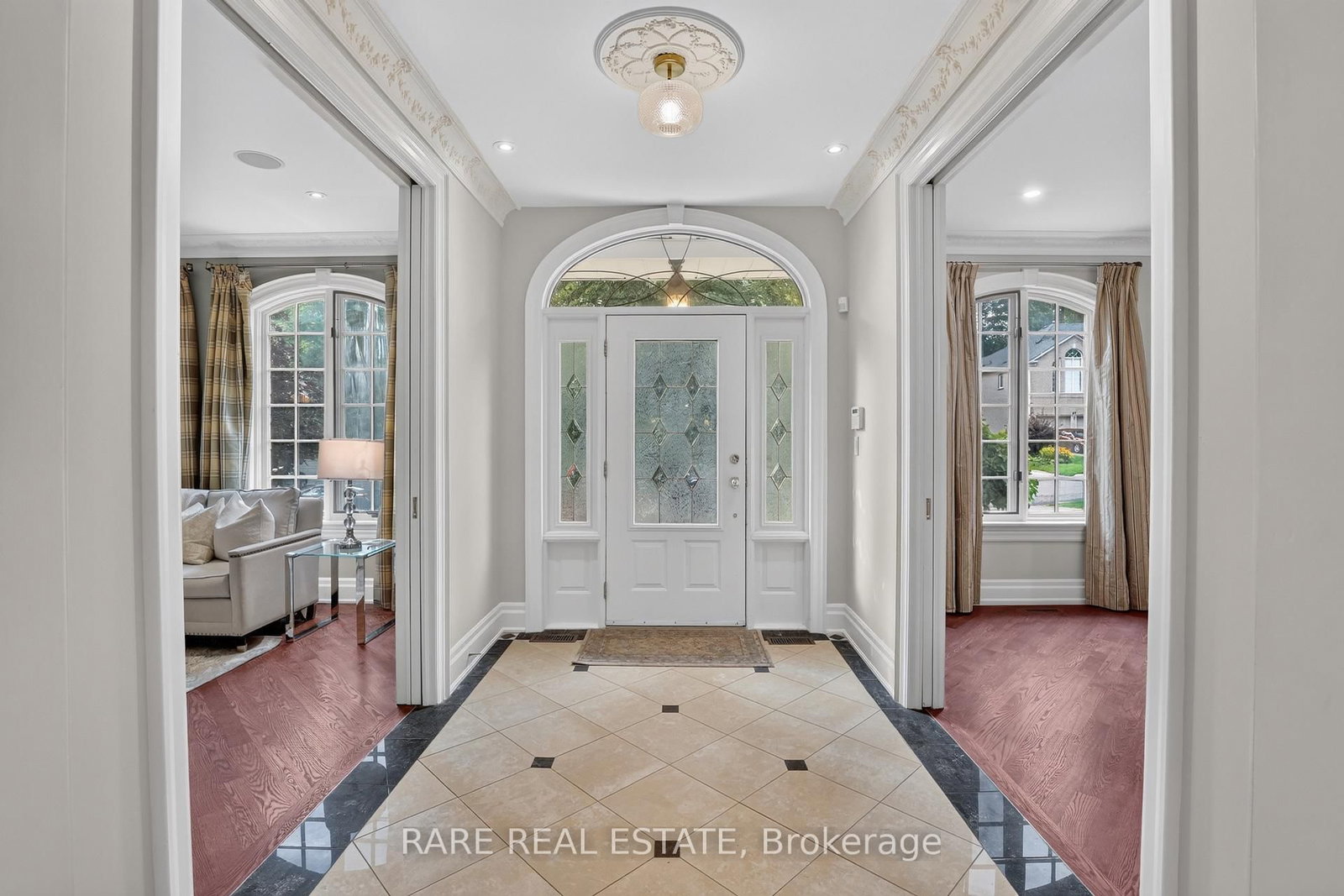 92 Willis Drive • Aurora, ON photo 5
