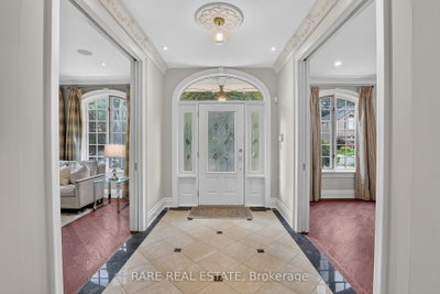 92 Willis Drive • Aurora, ON photo 5