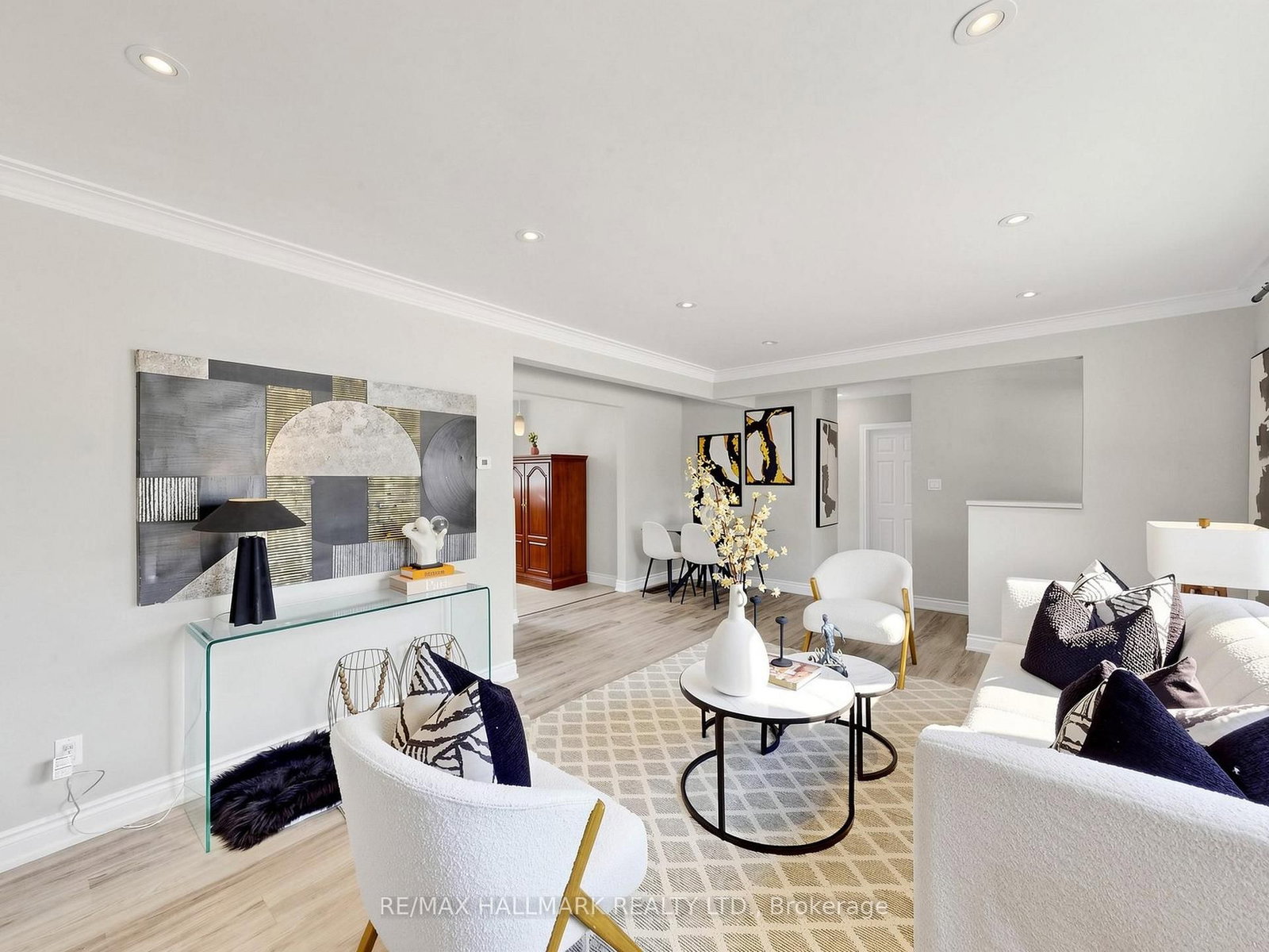 79 Cartier Crescent • Richmond Hill, ON photo 6