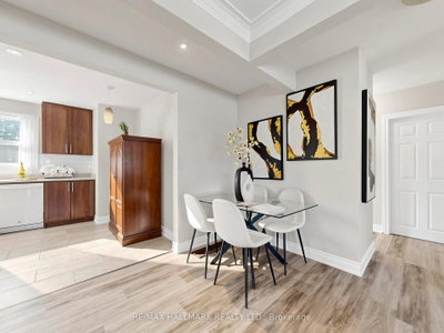 79 Cartier Crescent • Richmond Hill, ON photo 7