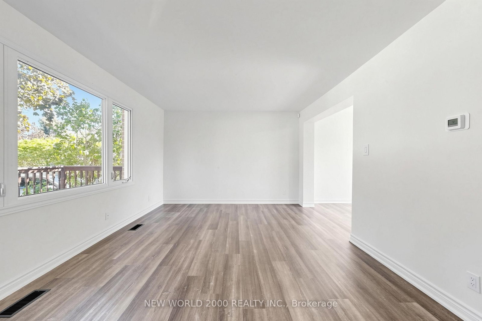 10 Buce Avenue • Bradford West Gwillimbury, ON photo 4